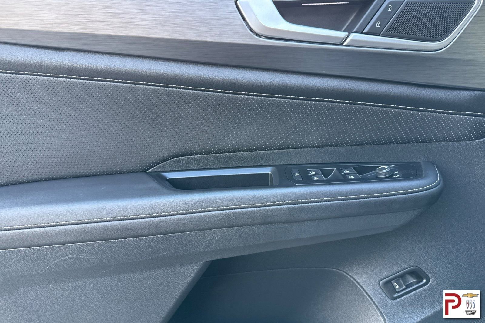 Used 2025 Volkswagen Atlas Cross Sport SE image 11