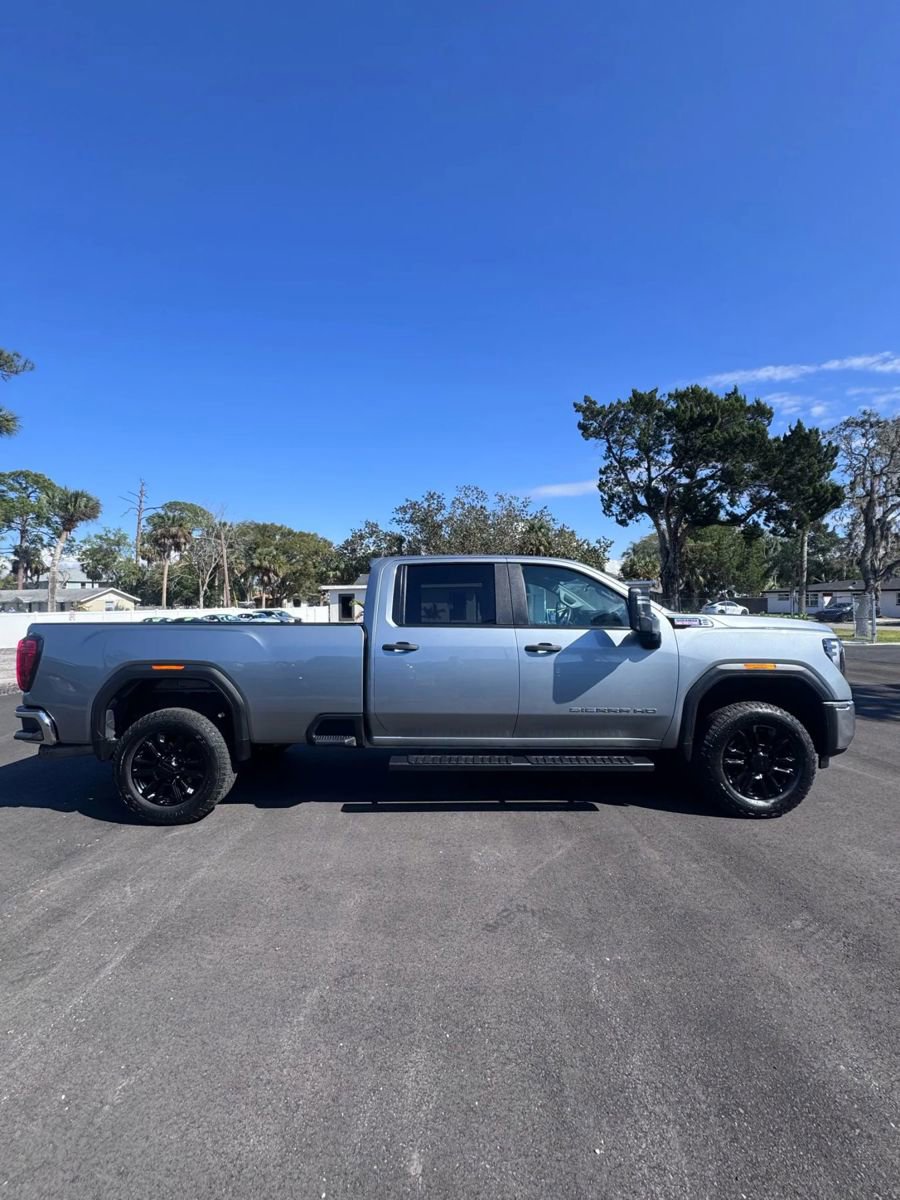 Used 2024 GMC Sierra 2500 Pro w/ Convenience Package image 4