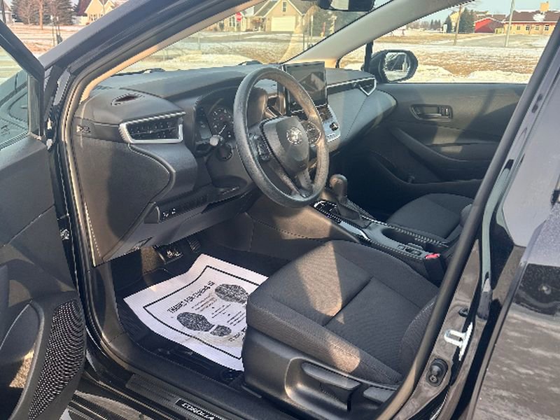 Used 2024 Toyota Corolla LE image 11