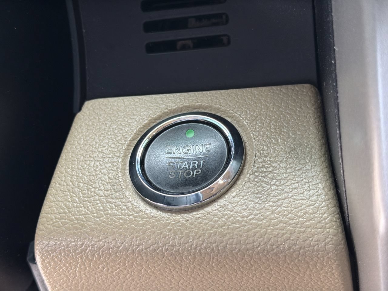 Used 2016 Ford F150 Lariat RWD image 29