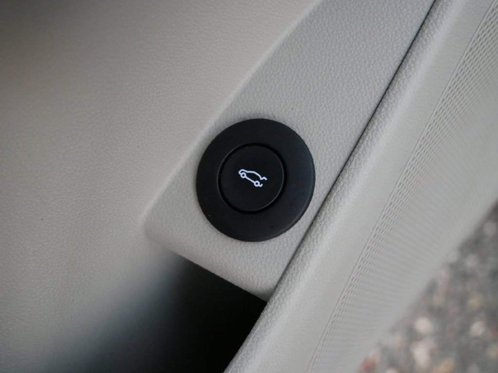 Used 2018 Buick LaCrosse Essence FWD image 15