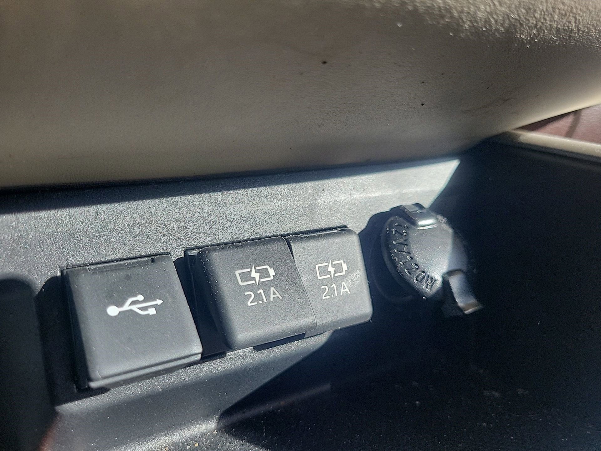 Used 2021 Toyota Highlander XLE image 37