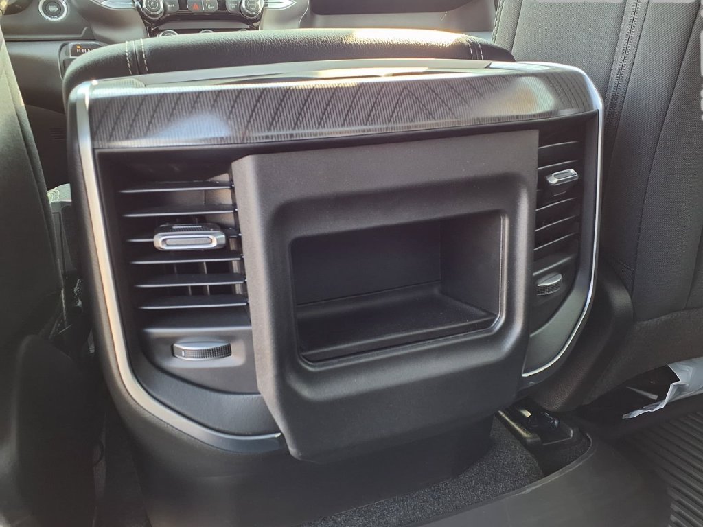 New 2026 RAM 1500 Express AWD/4WD image 22