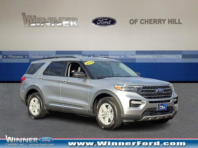 Certified 2022 Ford Explorer XLT w/ Equipment Group 202A image 1