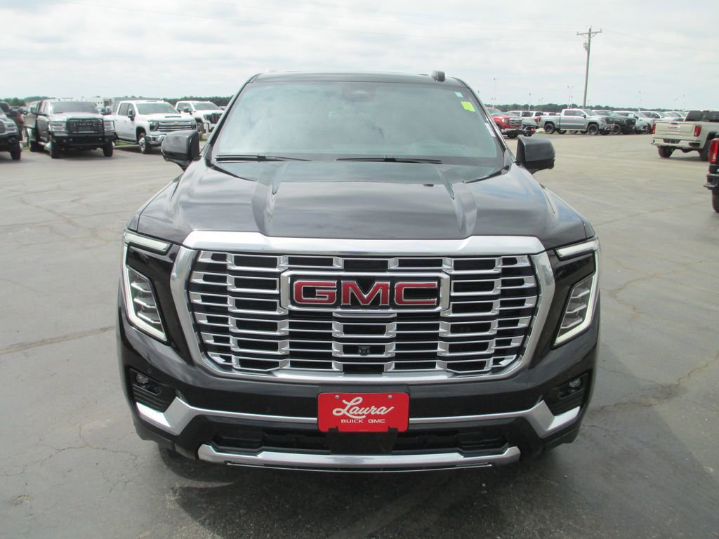 Used 2026 GMC Yukon Denali w/ Denali Reserve Package AWD/4WD image 12