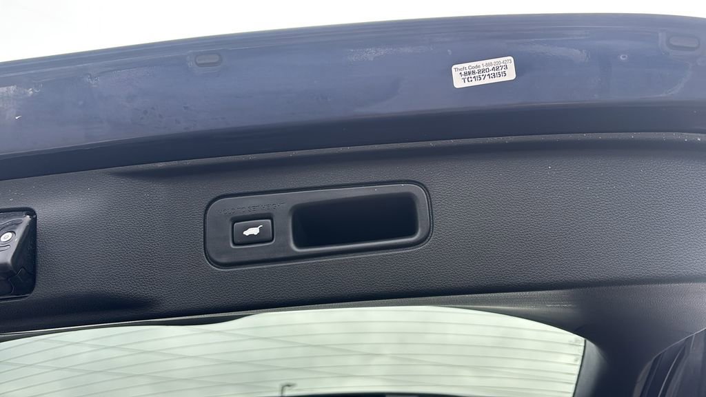 Used 2024 Honda Pilot Elite image 37