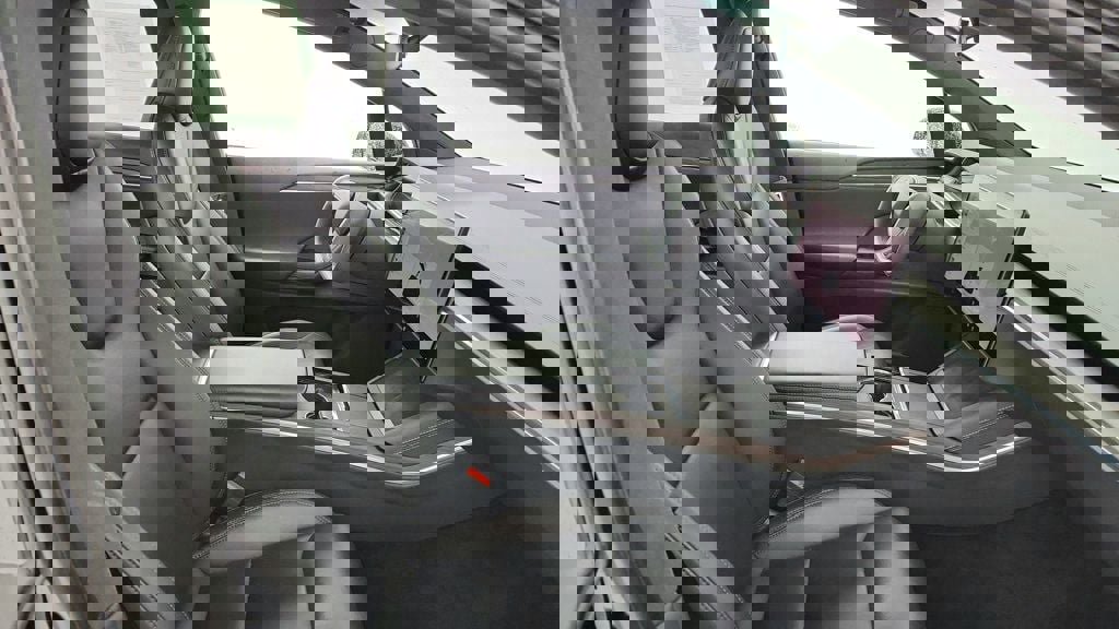 Used 2024 Tesla Model X image 27