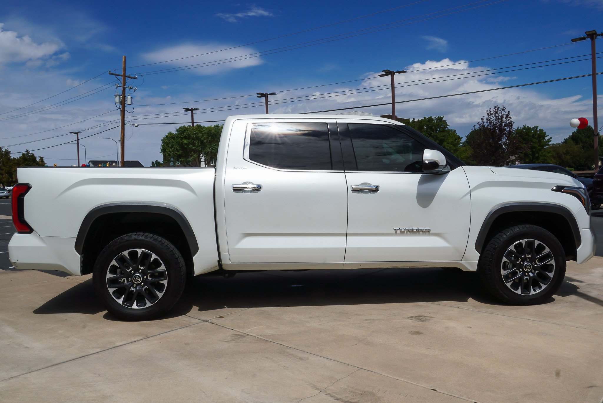 Used 2023 Toyota Tundra Limited AWD/4WD image 9