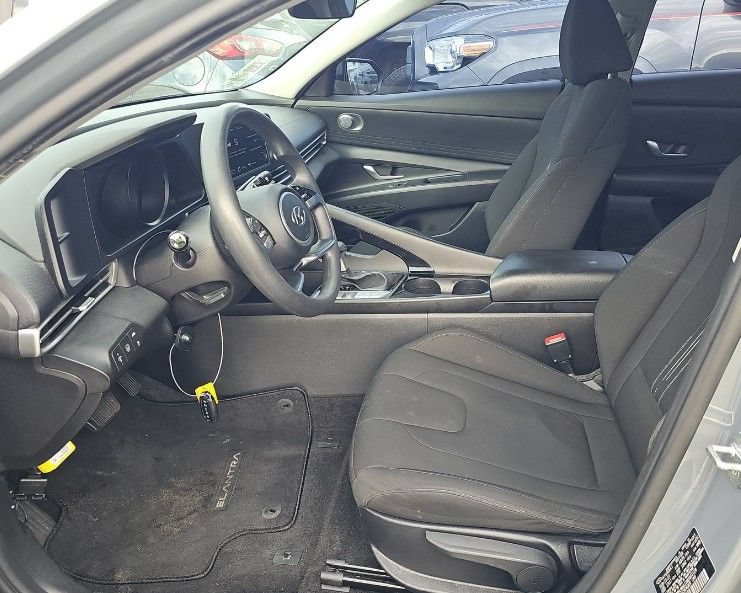 Used 2021 Hyundai Elantra Blue FWD image 2