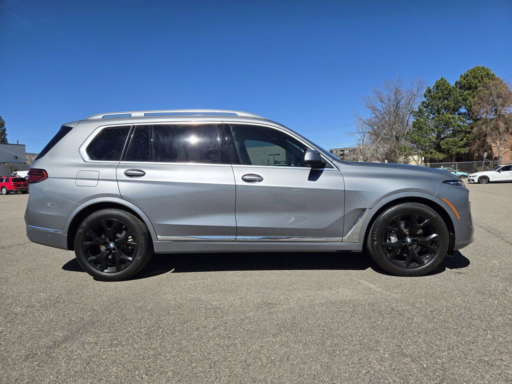 Used 2024 BMW X7 xDrive40i w/ Premium Package image 4