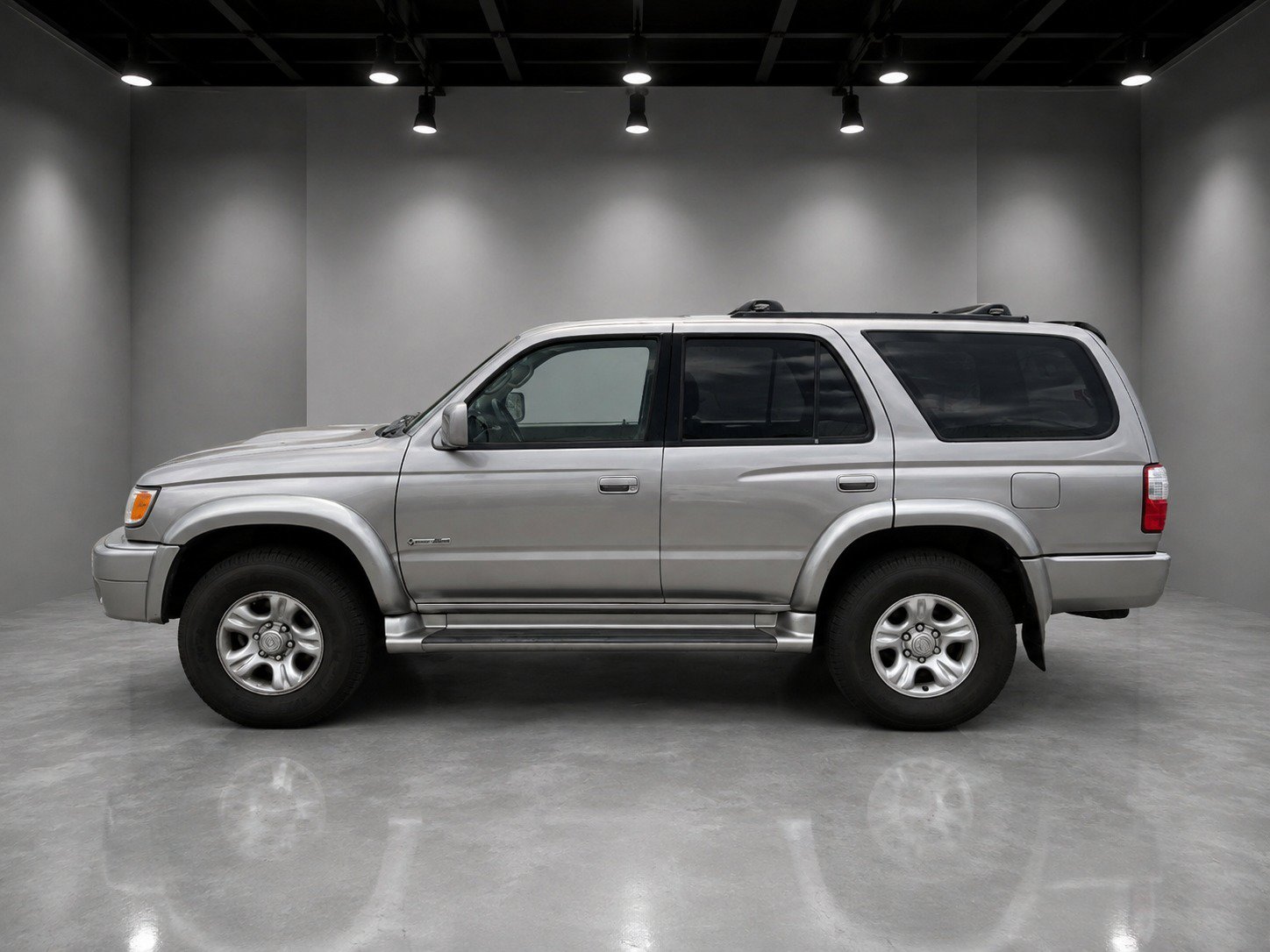 Used 2002 Toyota 4Runner SR5 AWD/4WD image 1
