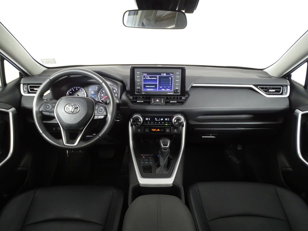Used 2022 Toyota RAV4 XLE Premium image 31