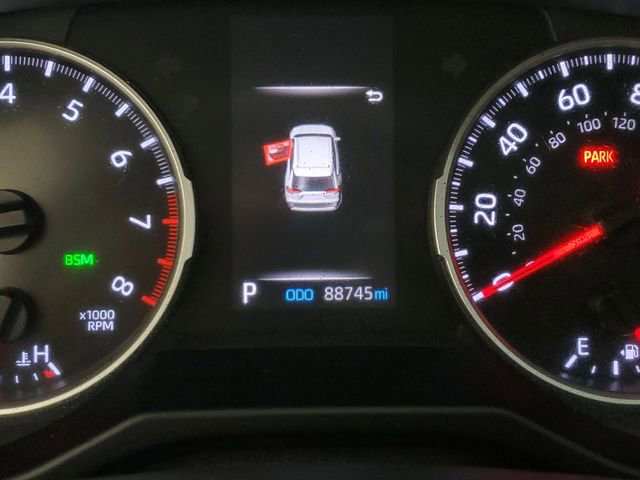 Used 2021 Toyota RAV4 LE image 2