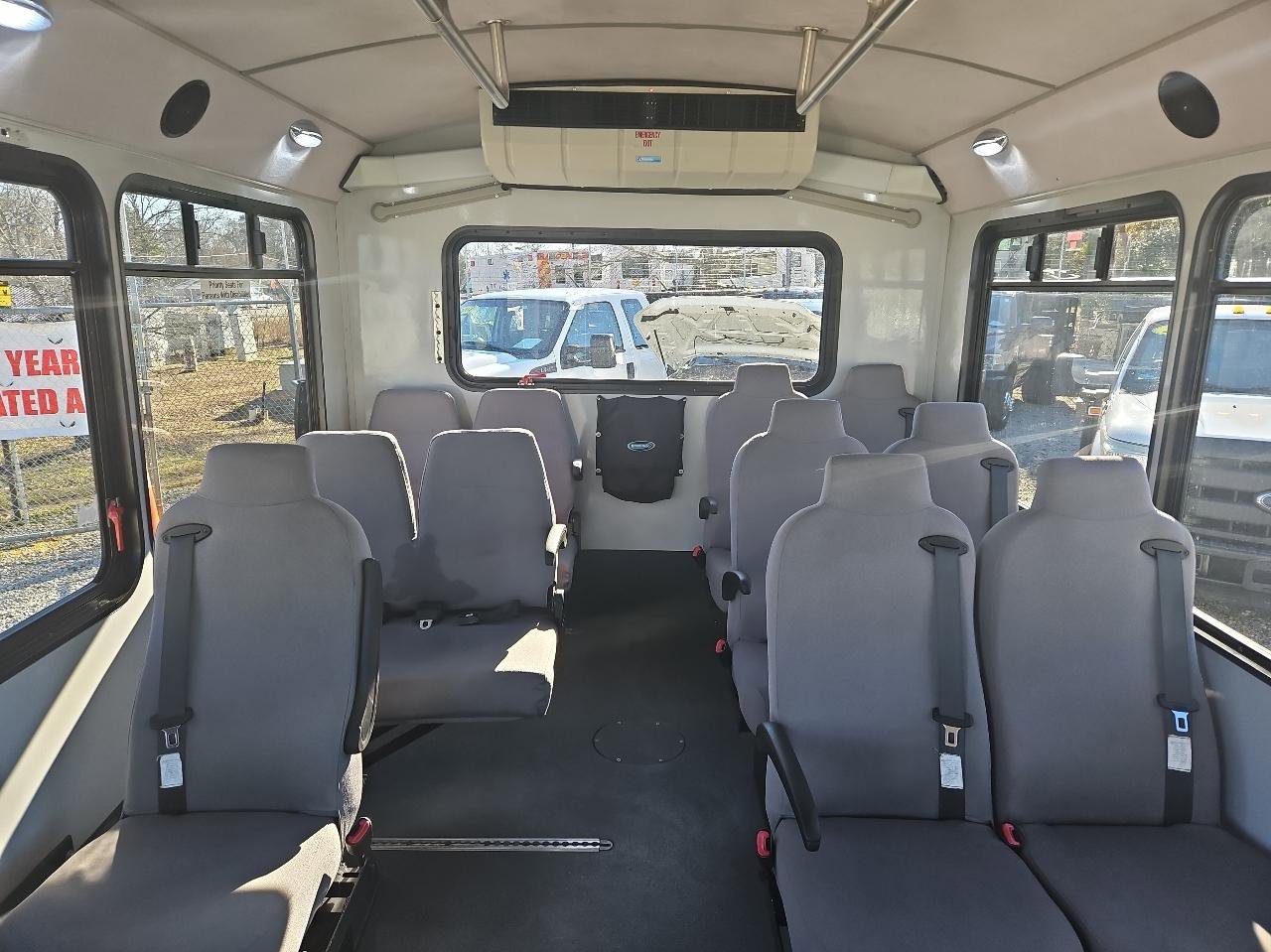 Used 2015 Chevrolet Express 4500 w/ Shuttle Bus Package RWD image 24