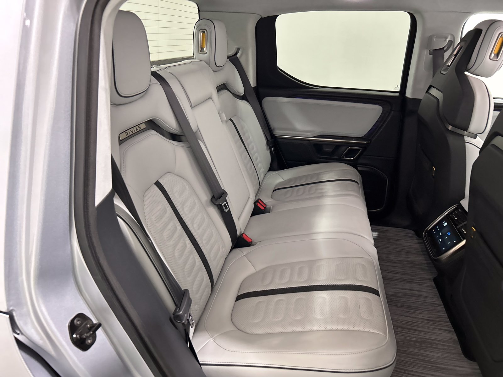 Used 2023 Rivian R1T Adventure AWD/4WD image 22