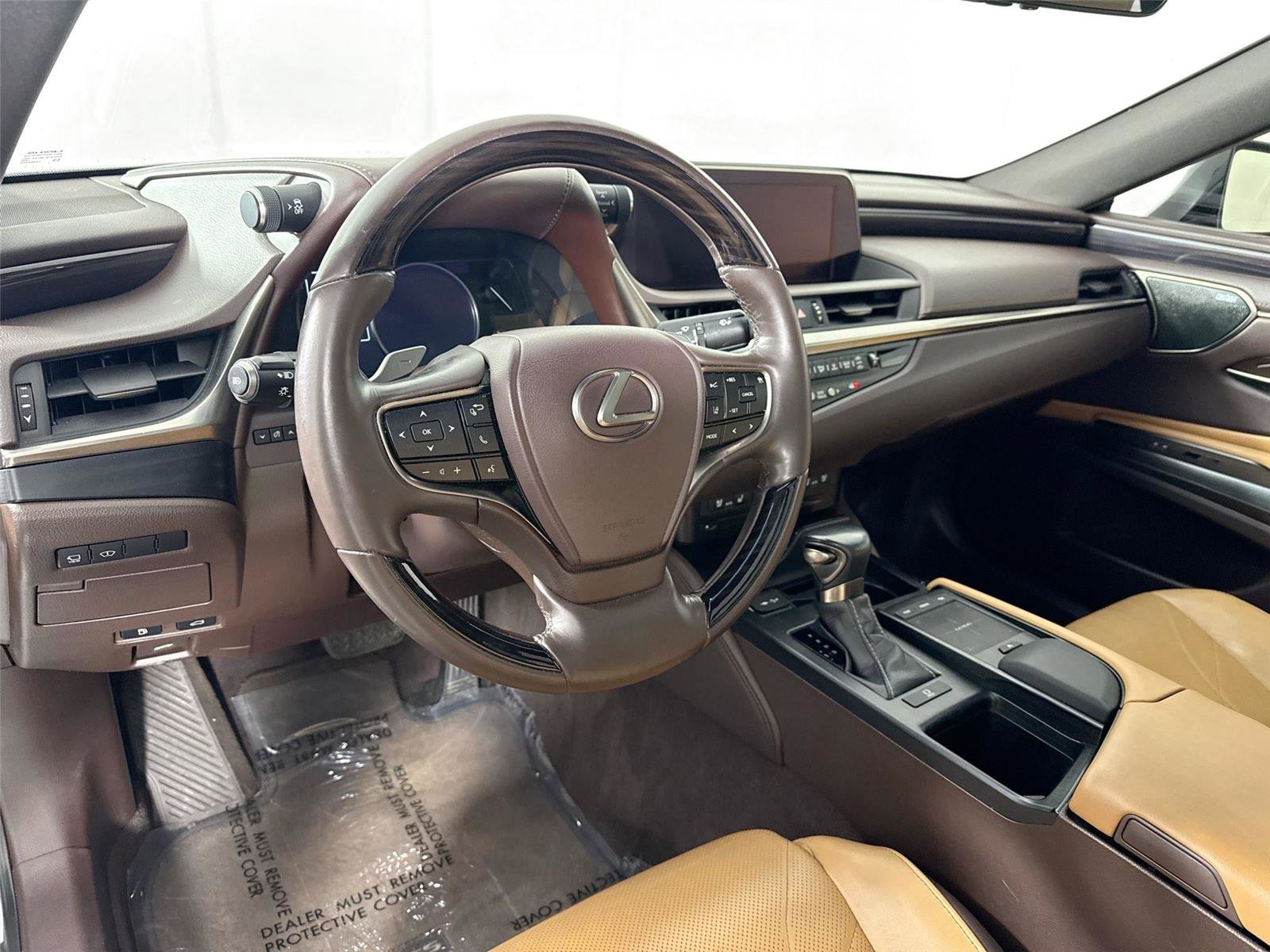 Used 2020 Lexus ES 350 Ultra Luxury w/ Accessory Package 2 image 4