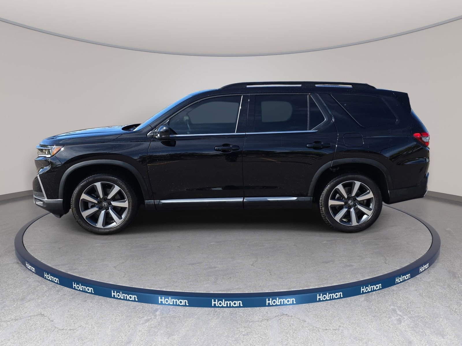 Used 2025 Honda Pilot Touring image 9