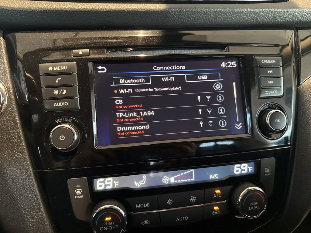 Used 2022 Nissan Rogue Sport SV image 40