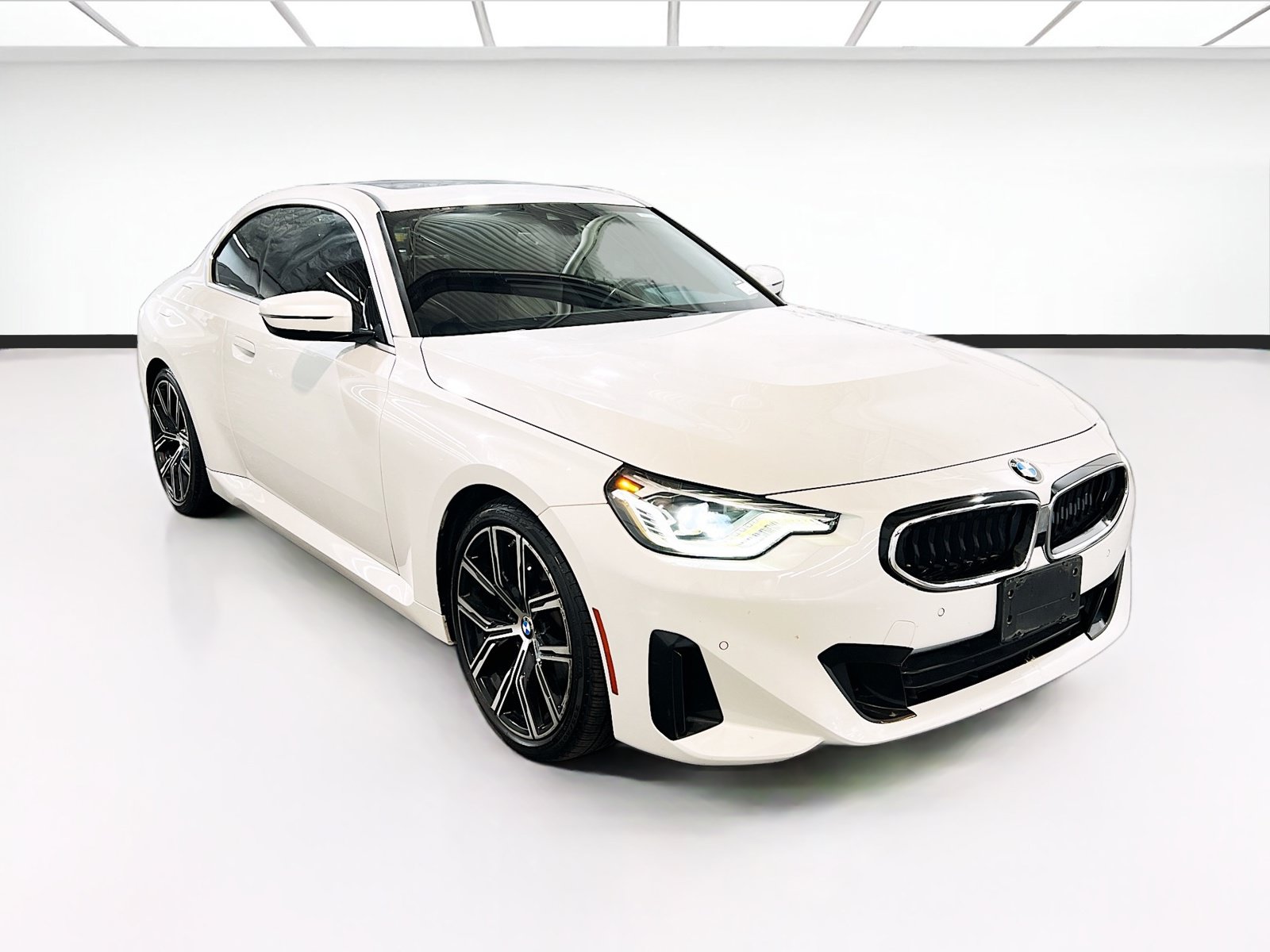 Used 2022 BMW 230i Coupe w/ Premium Package 2 RWD image 3