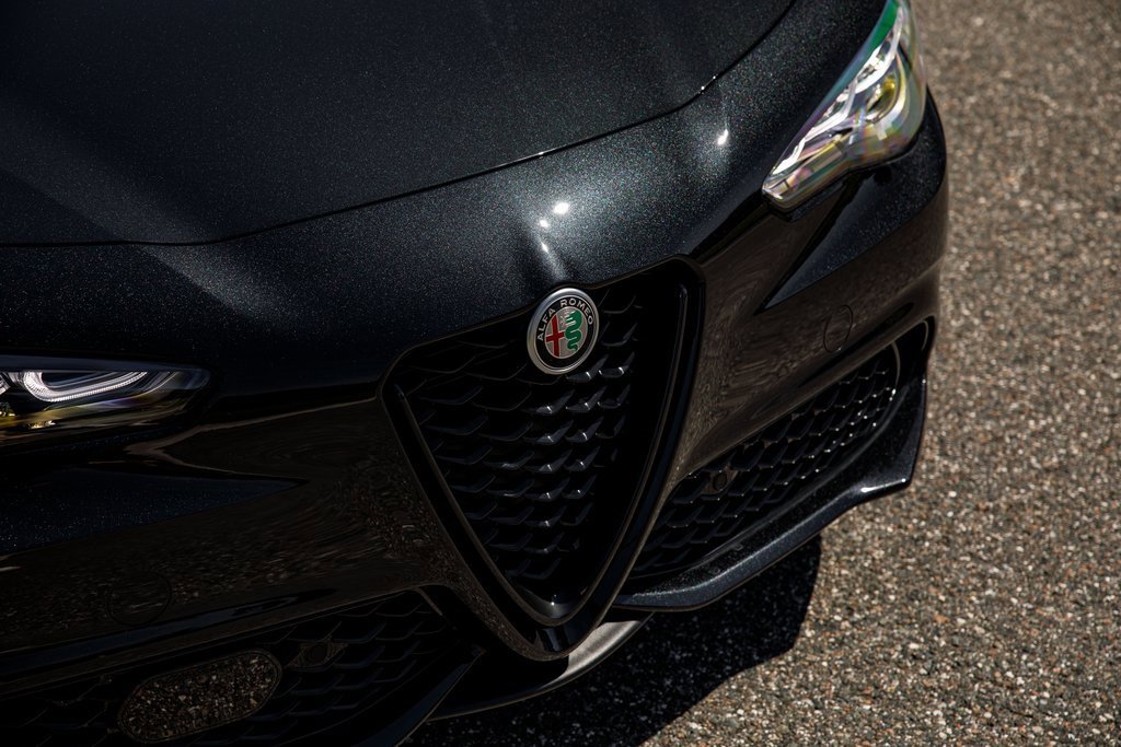 New 2025 Alfa Romeo Giulia w/ Driving Assist Package image 12