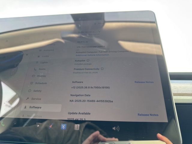 Used 2022 Tesla Model Y Long Range image 22