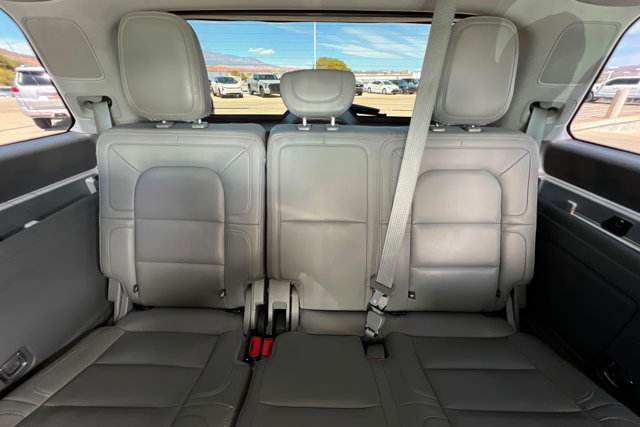 Used 2021 Lincoln Navigator Reserve w/ Luxury Package AWD/4WD image 22