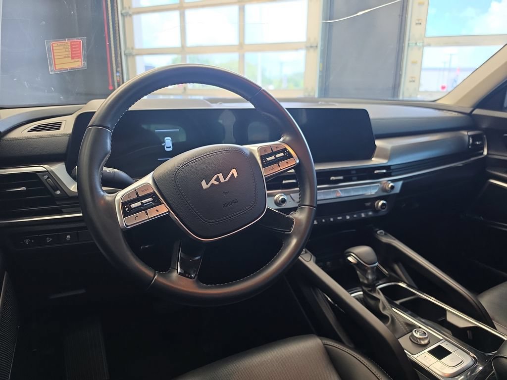 Certified 2024 Kia Telluride S FWD image 18
