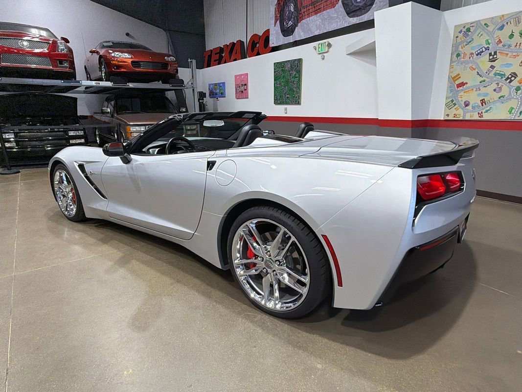 Used 2016 Chevrolet Corvette Stingray Convertible w/ 3LT Preferred Equipment Group RWD image 93