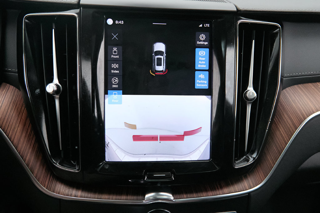 Certified 2023 Volvo XC60 T8 Ultimate w/ Climate Package AWD/4WD image 34
