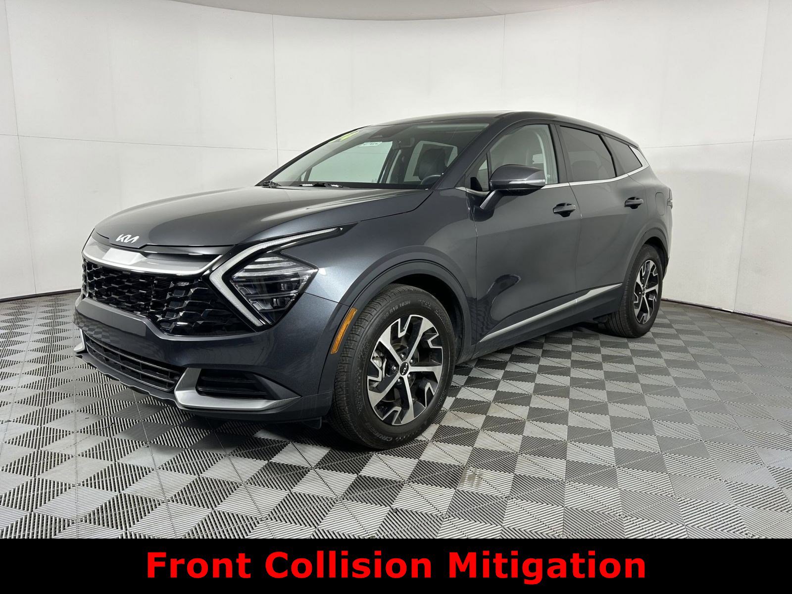 Certified 2024 Kia Sportage EX image 3