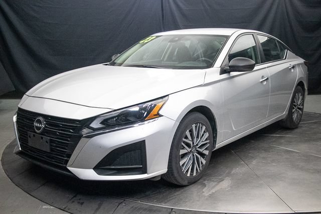 Used 2024 Nissan Altima 2.5 SV AWD/4WD image 7