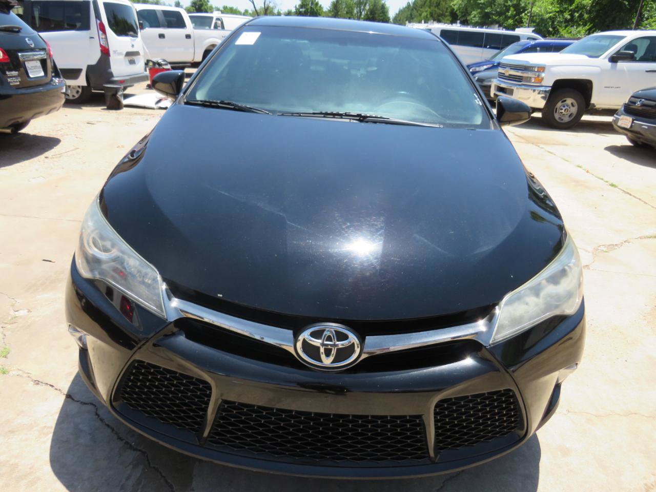 Used 2016 Toyota Camry SE FWD image 2