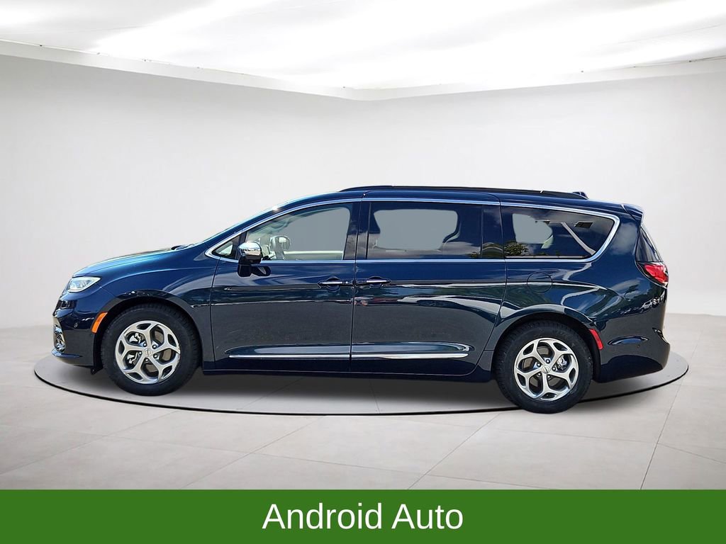 Used 2022 Chrysler Pacifica Limited image 4
