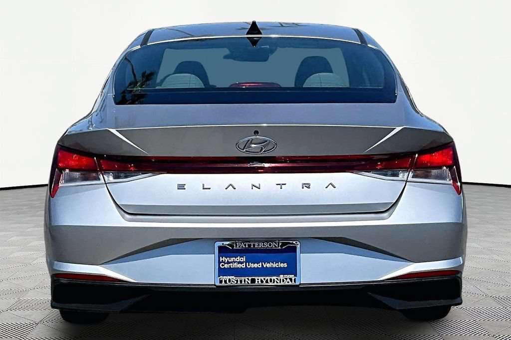 Certified 2022 Hyundai Elantra SEL FWD image 5