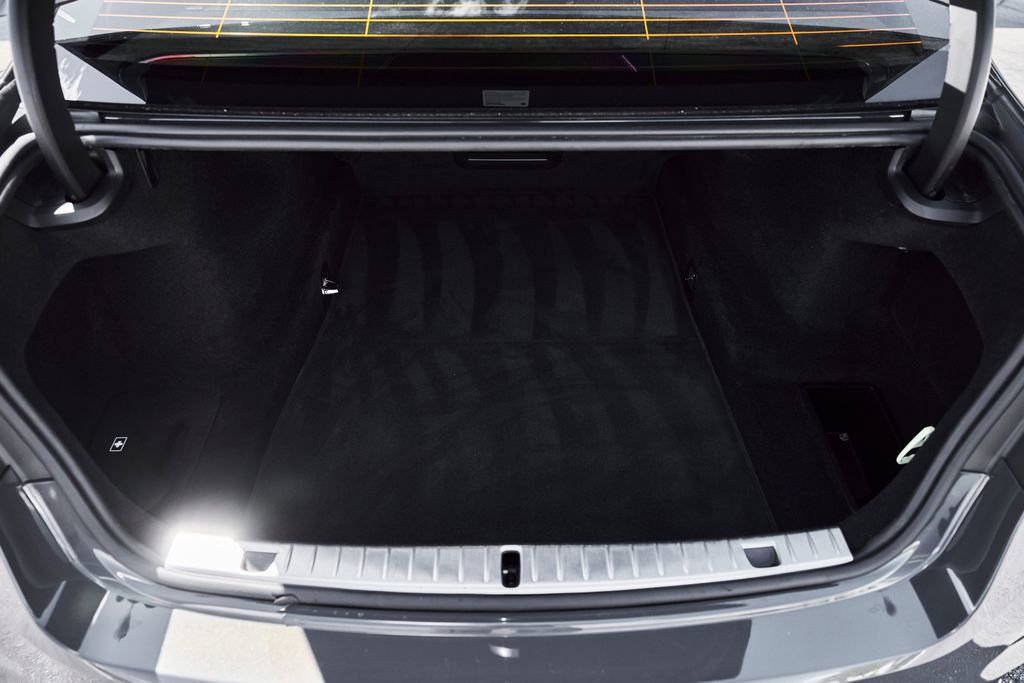 Used 2022 BMW M760i xDrive w/ Luxury Rear Seating Package image 21