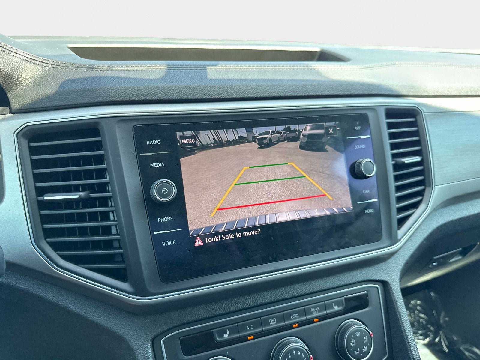 Used 2018 Volkswagen Atlas SE FWD image 22