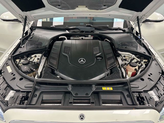 Used 2022 Mercedes-Benz S 580 4MATIC Sedan w/ Rear Seat Package image 20