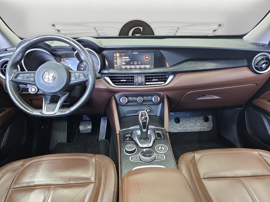 Used 2020 Alfa Romeo Stelvio w/ Nero Edizione image 11