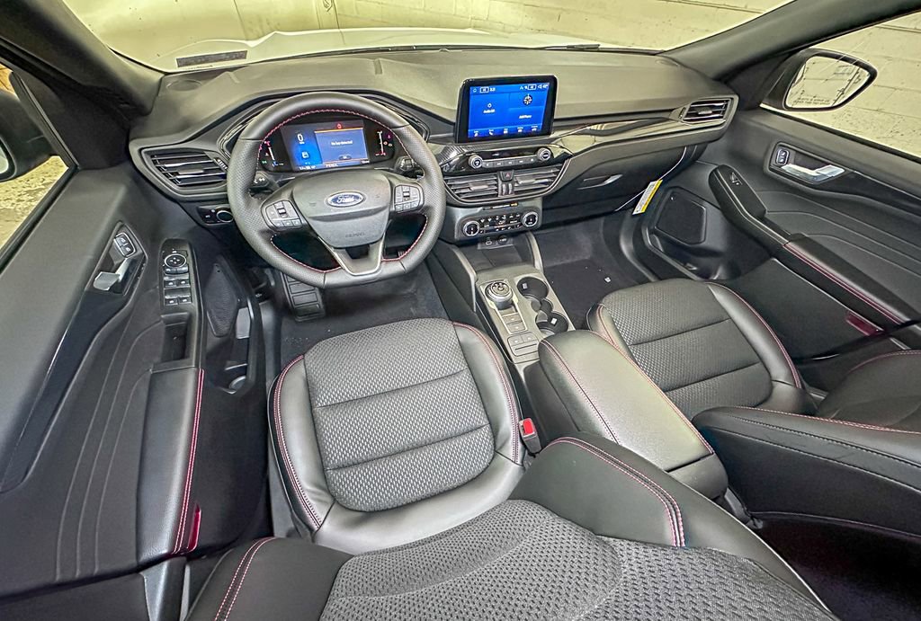 New 2026 Ford Escape ST-Line w/ Cold Weather Package AWD/4WD image 9