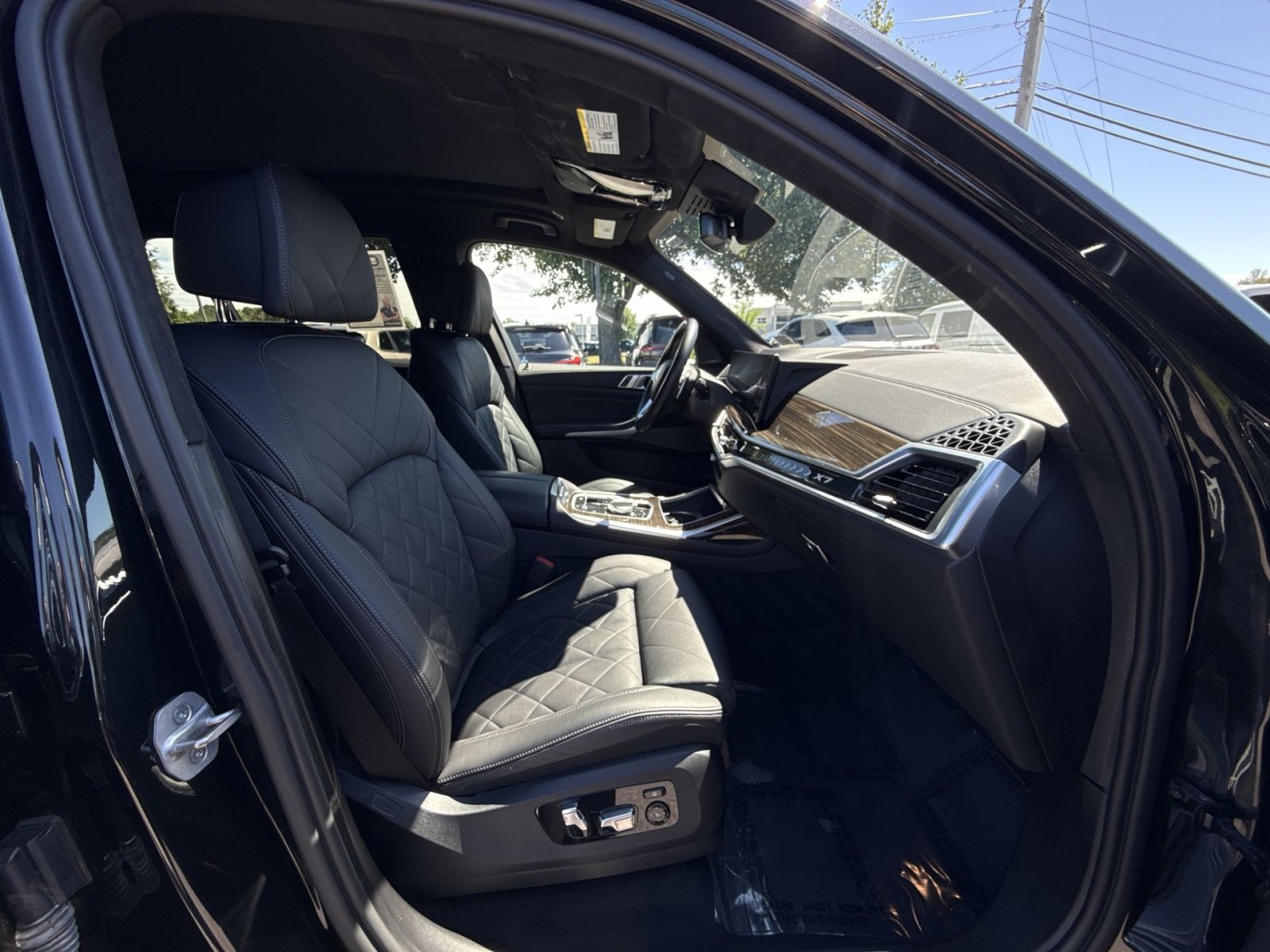 Used 2023 BMW X7 xDrive40i w/ Premium Package AWD/4WD image 28