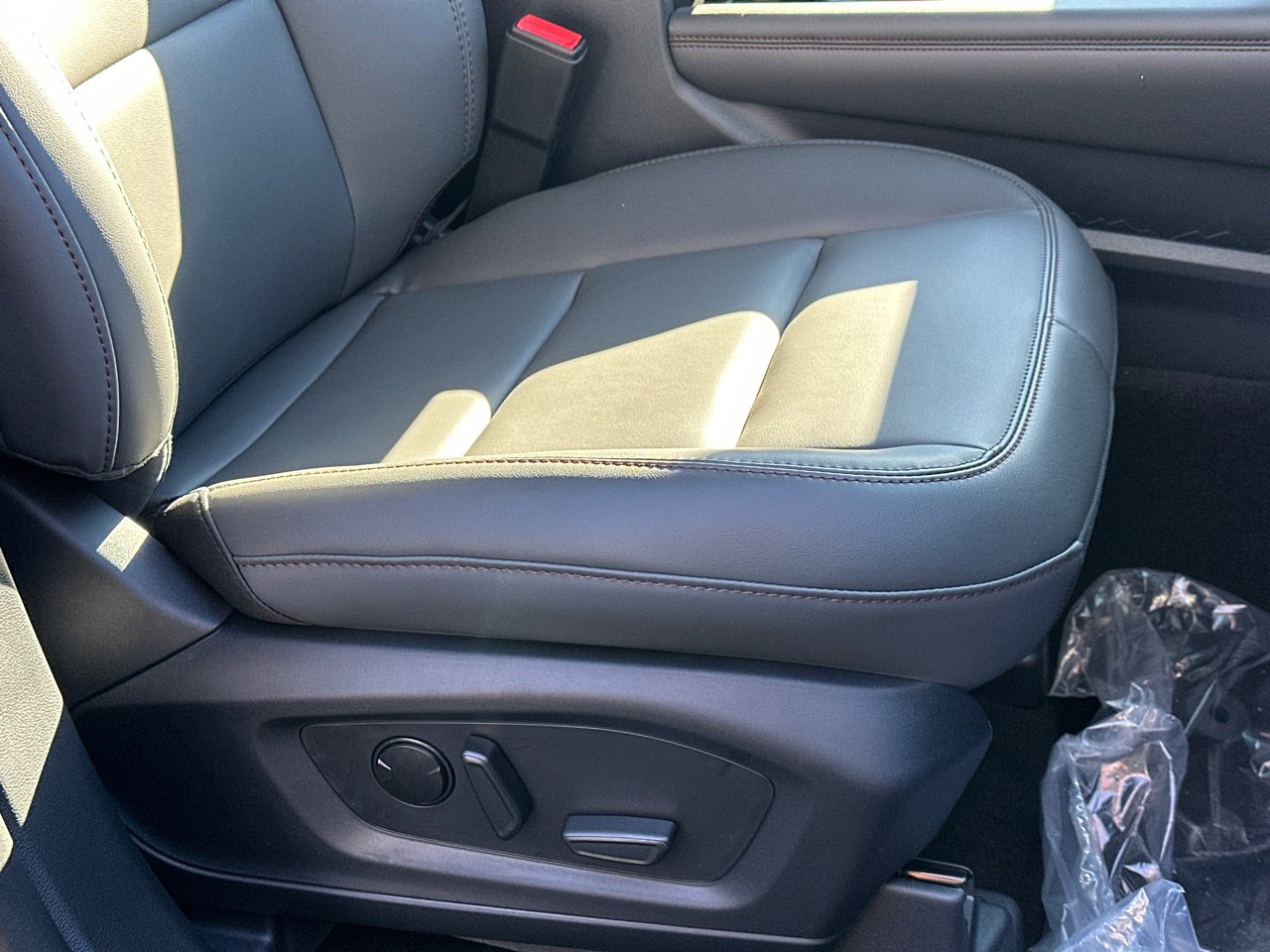 New 2026 Ford Explorer Active w/ Active Comfort Package image 12