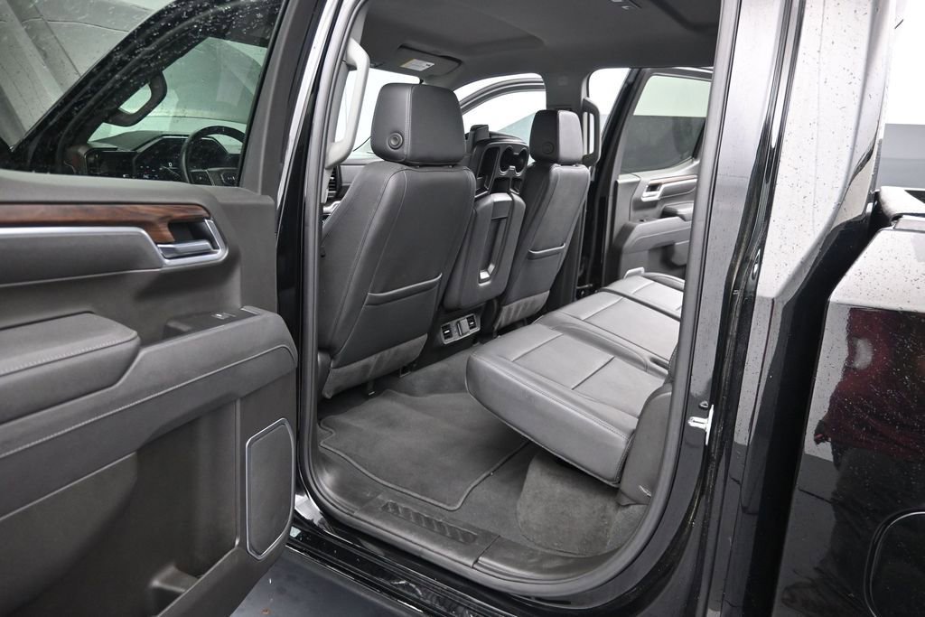 Used 2025 GMC Sierra 1500 SLT RWD image 16
