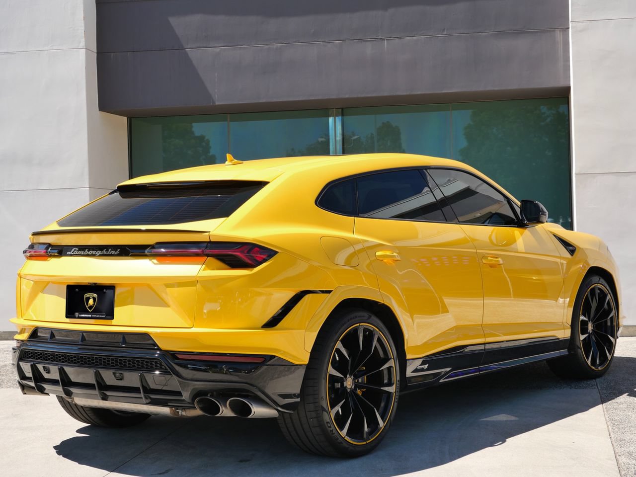 Used 2024 Lamborghini Urus S AWD/4WD image 4