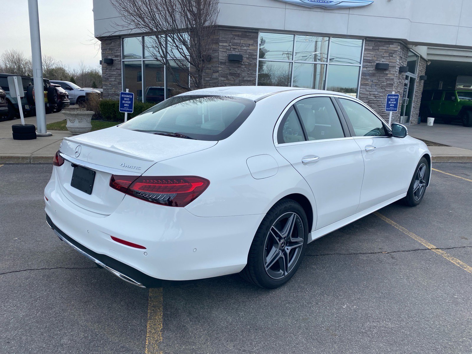 Used 2021 Mercedes-Benz E 350 4MATIC Sedan image 7