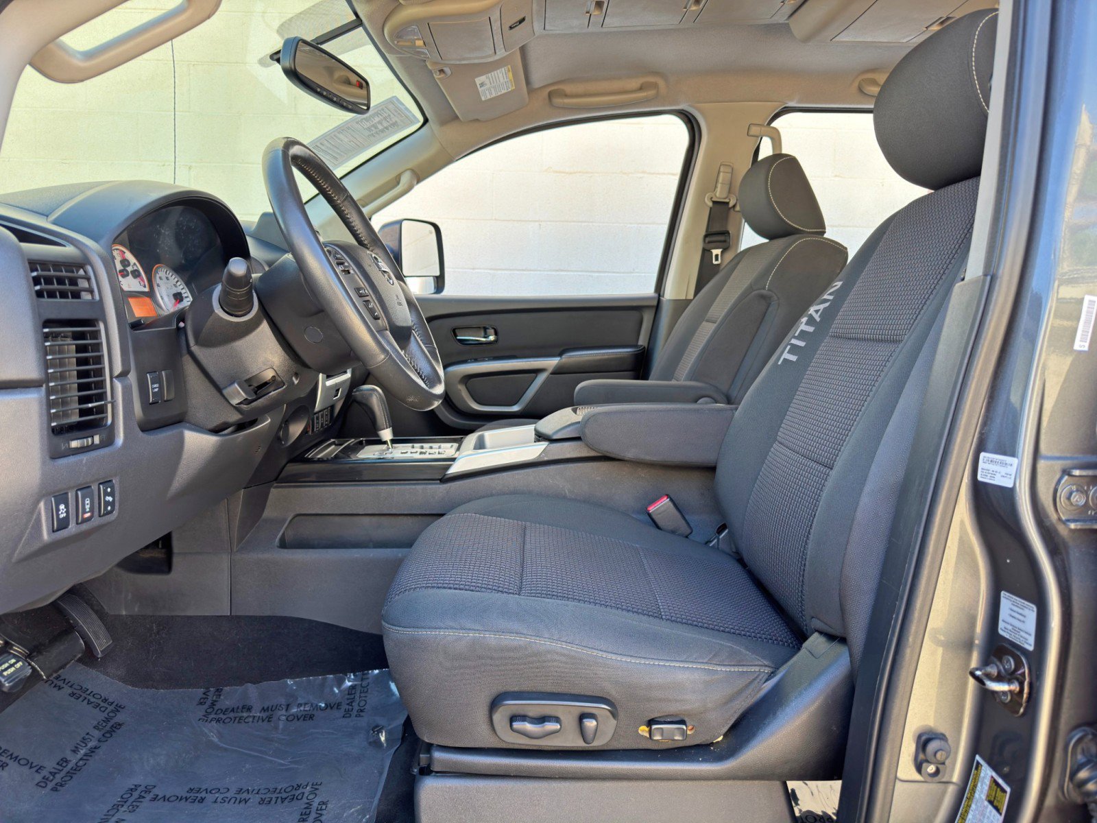 Used 2015 Nissan Titan PRO-4X AWD/4WD image 15
