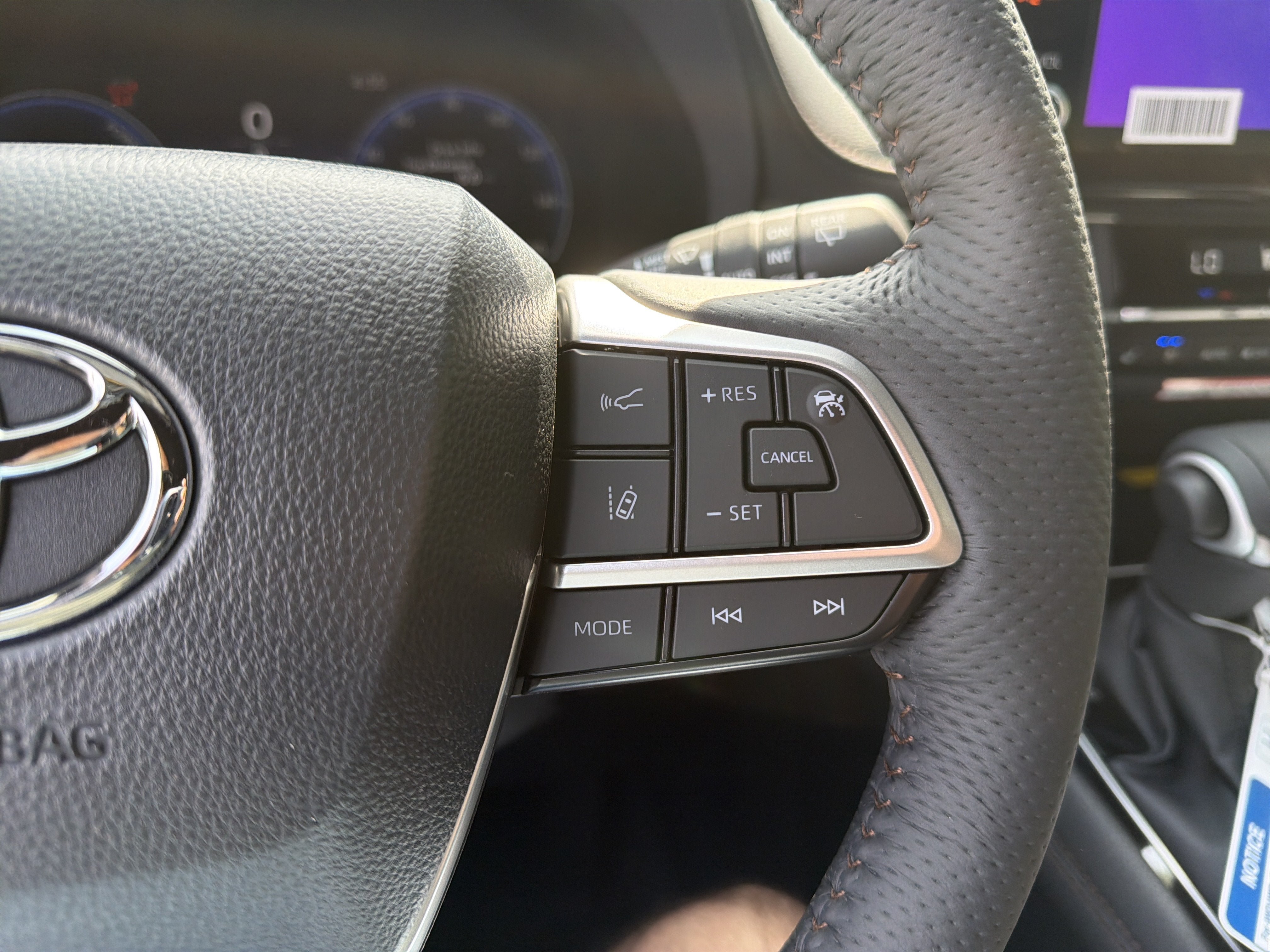 New 2026 Toyota Sienna Platinum AWD/4WD image 18
