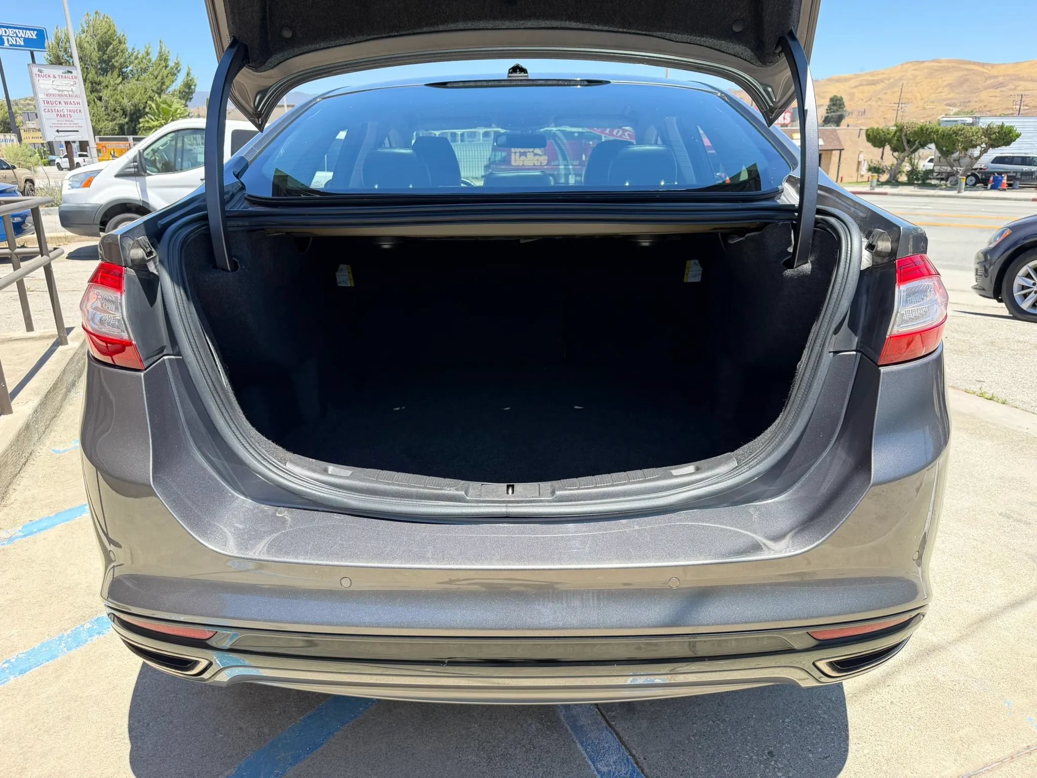 Used 2013 Ford Fusion Titanium FWD image 22