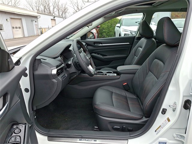 New 2025 Nissan Altima 2.5 SR image 5