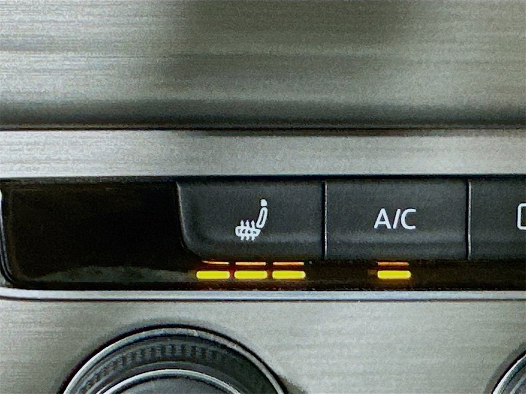 Used 2015 Volkswagen Golf SE w/ Lighting Package image 23