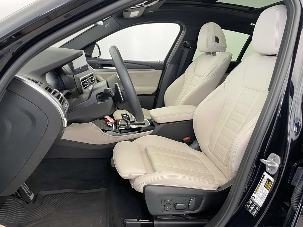 Used 2025 BMW X4 xDrive30i w/ Premium Package AWD/4WD image 14